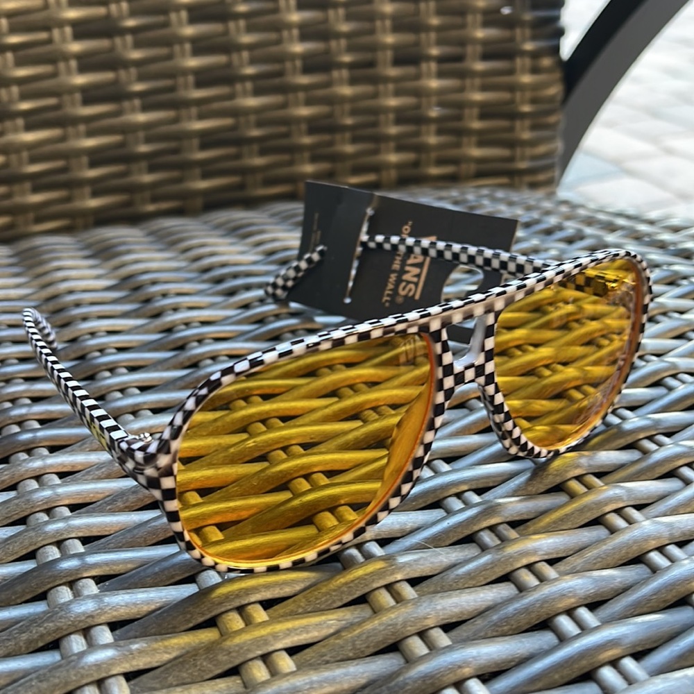 Vans Summer Holiday UV Protect Shades Sunglasses
NWT - Picture 7 of 16